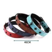 COLLAR CON TACHUELAS.